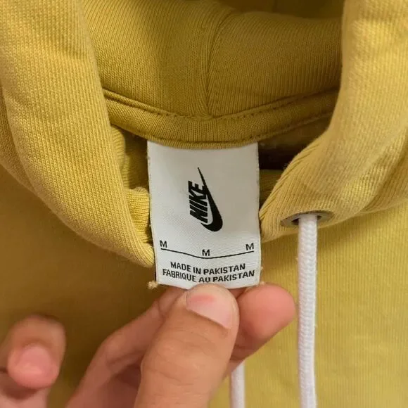 Nike Men's Yellow Hoodie - Picture 3 of 6